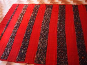 berber weaving big red stripes